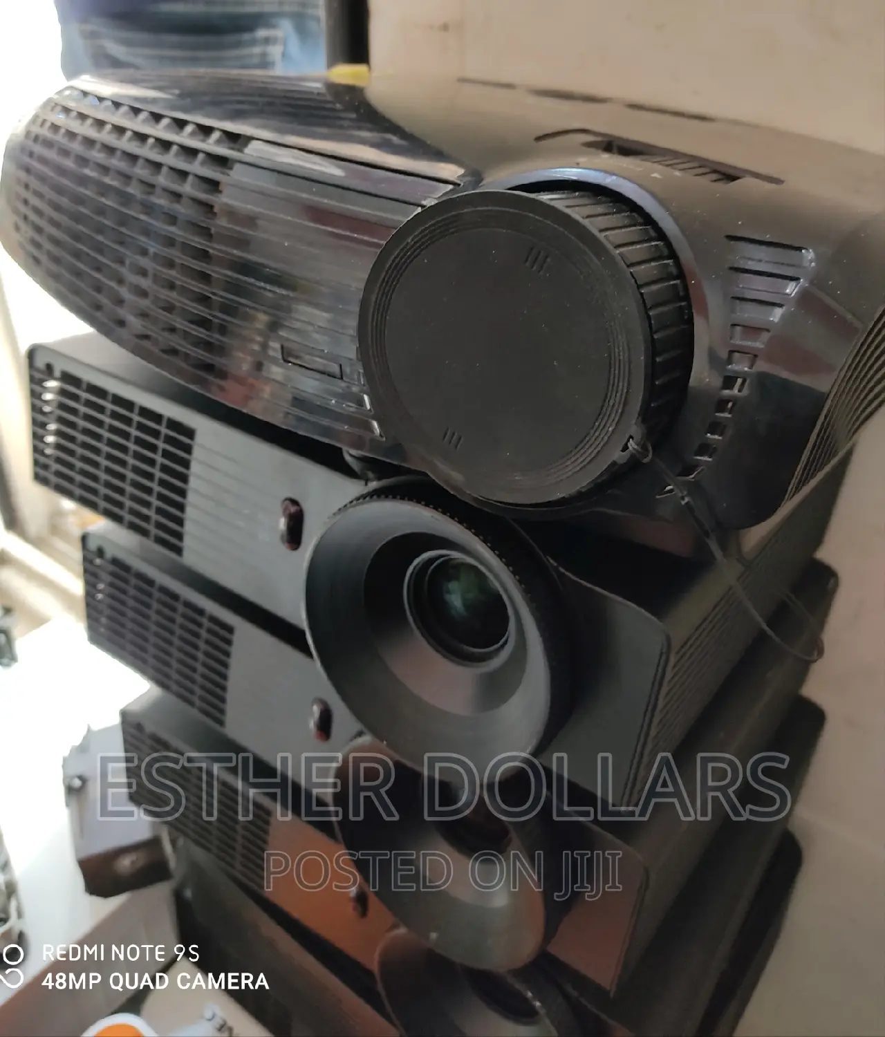 Durable New Tripod Projector Screen For