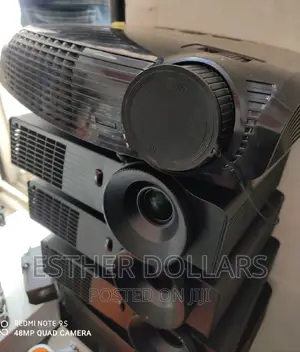 Durable New Tripod Projector Screen For