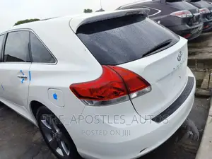 Toyota Venza V6 AWD 2011 White