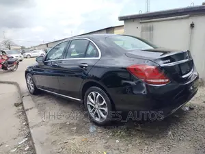 Mercedes-Benz C300 2015 Black