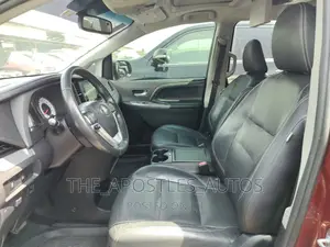 Toyota Sienna 2015 Burgundy