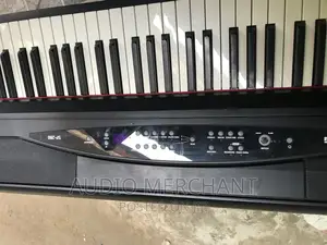 Korg SP 280 Digital Piano