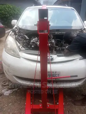 Hydraulic 2ton Engine Lifter
