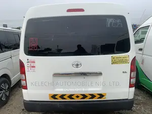 Toyota HiAce 2013 White