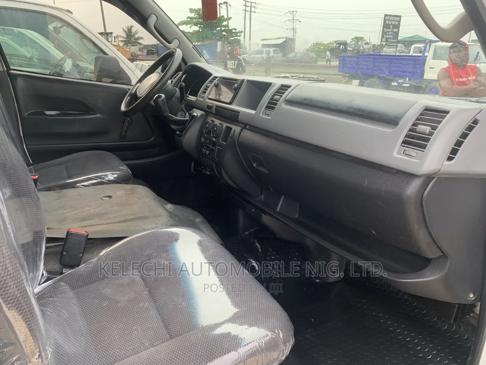 Toyota HiAce 2013 White