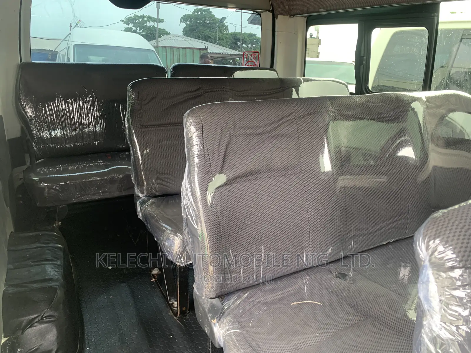 Toyota HiAce 2013 White