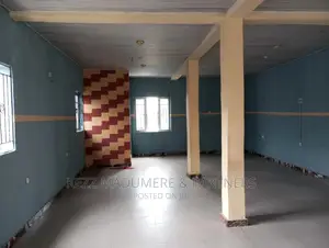 To Let : A Upstairs Sizeable Hall With Toilet