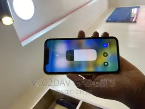 Apple iPhone 11 64 GB Yellow