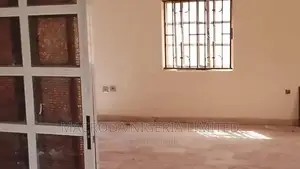 11bdrm House in Ajao Estate for sale
