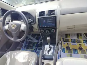 Toyota Corolla LE 4dr Sedan (1.8L 4cyl 4A) 2010 Gray