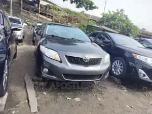 Toyota Corolla LE 4dr Sedan (1.8L 4cyl 4A) 2010 Gray