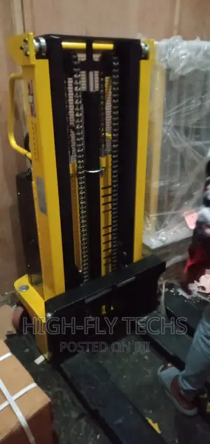 2 Ton Manual Stacker
