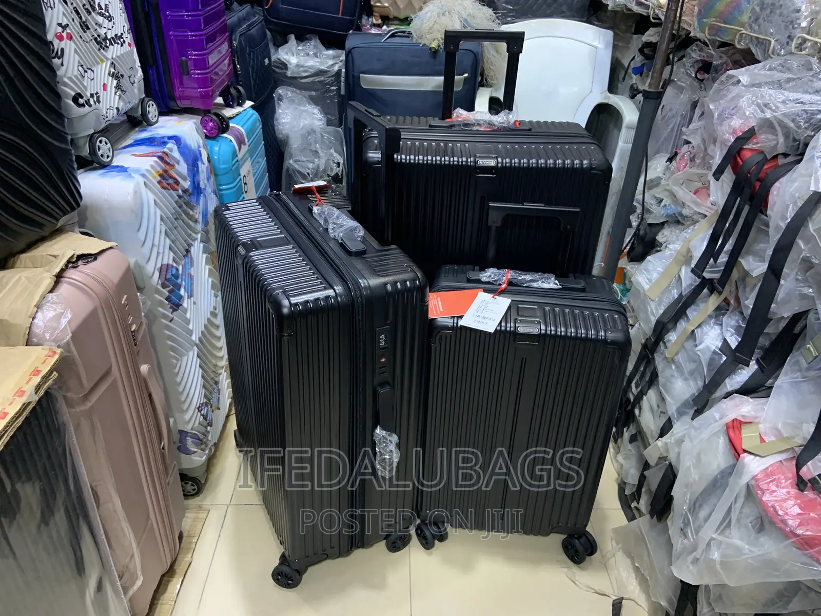 High Quality Imported Unbreakable Travel Luggage
