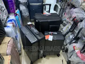 High Quality Imported Unbreakable Travel Luggage
