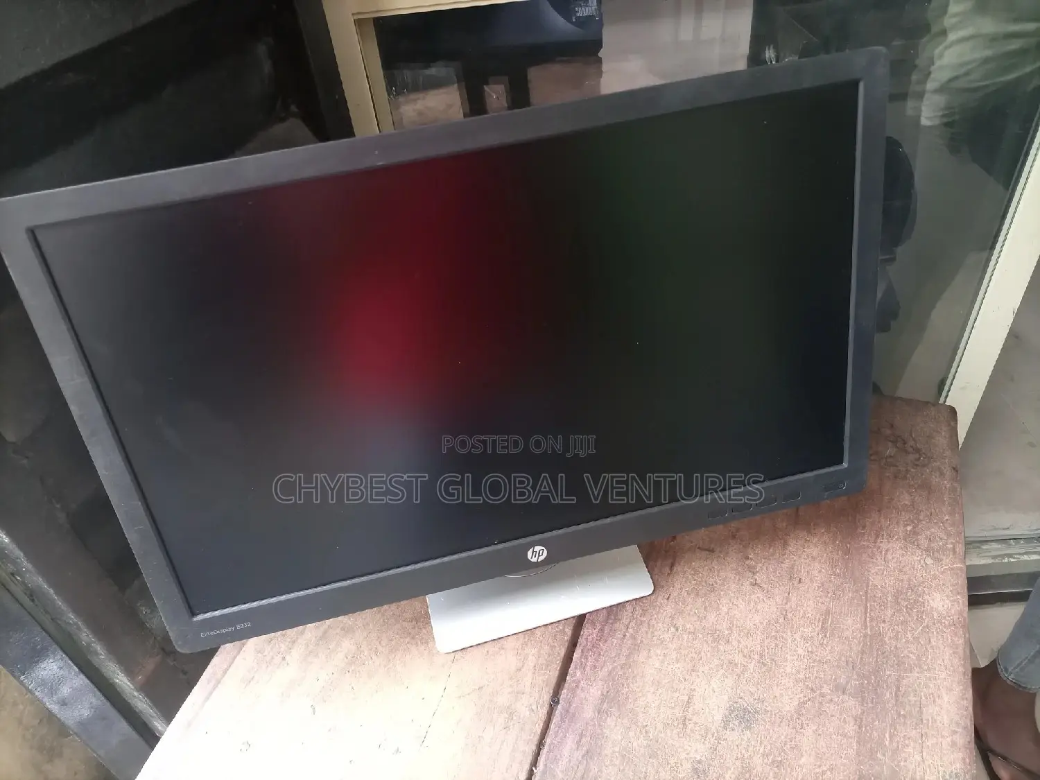 23 Inches Elite Display