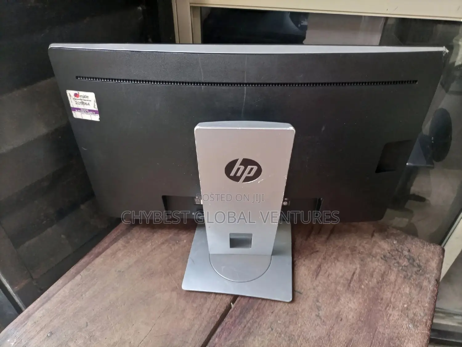 23 Inches Elite Display