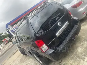 Nissan Pathfinder 2005 Black