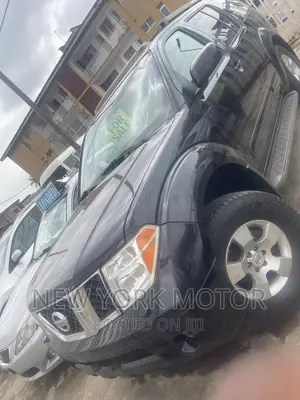 Nissan Pathfinder 2005 Black