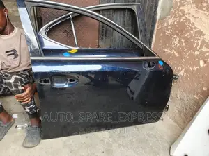 Door Is250 2008