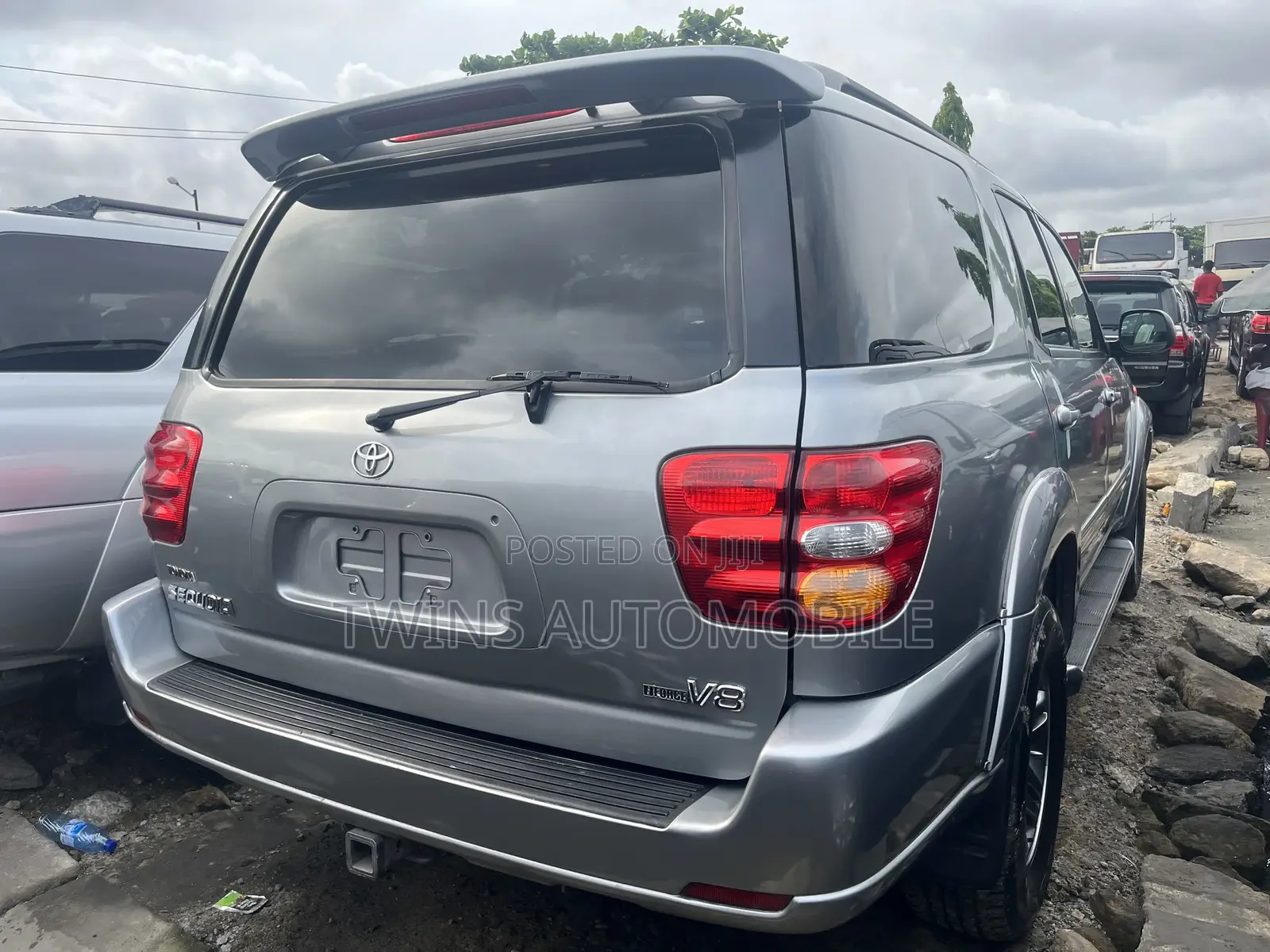 Toyota Sequoia 2004 Silver