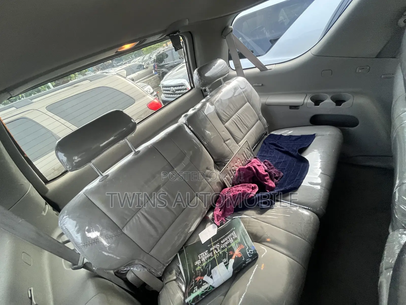 Toyota Sequoia 2004 Silver