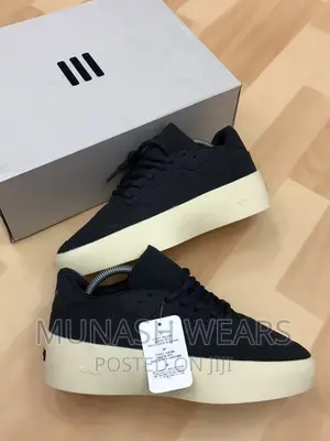 FOG Addidas Sneakers