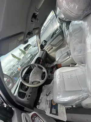 Toyota Sequoia 2004 Silver