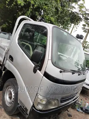 Toyota Dyna 200 2004 Silver