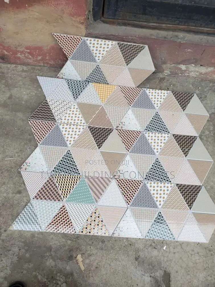 Finger Clique Exterior Wall