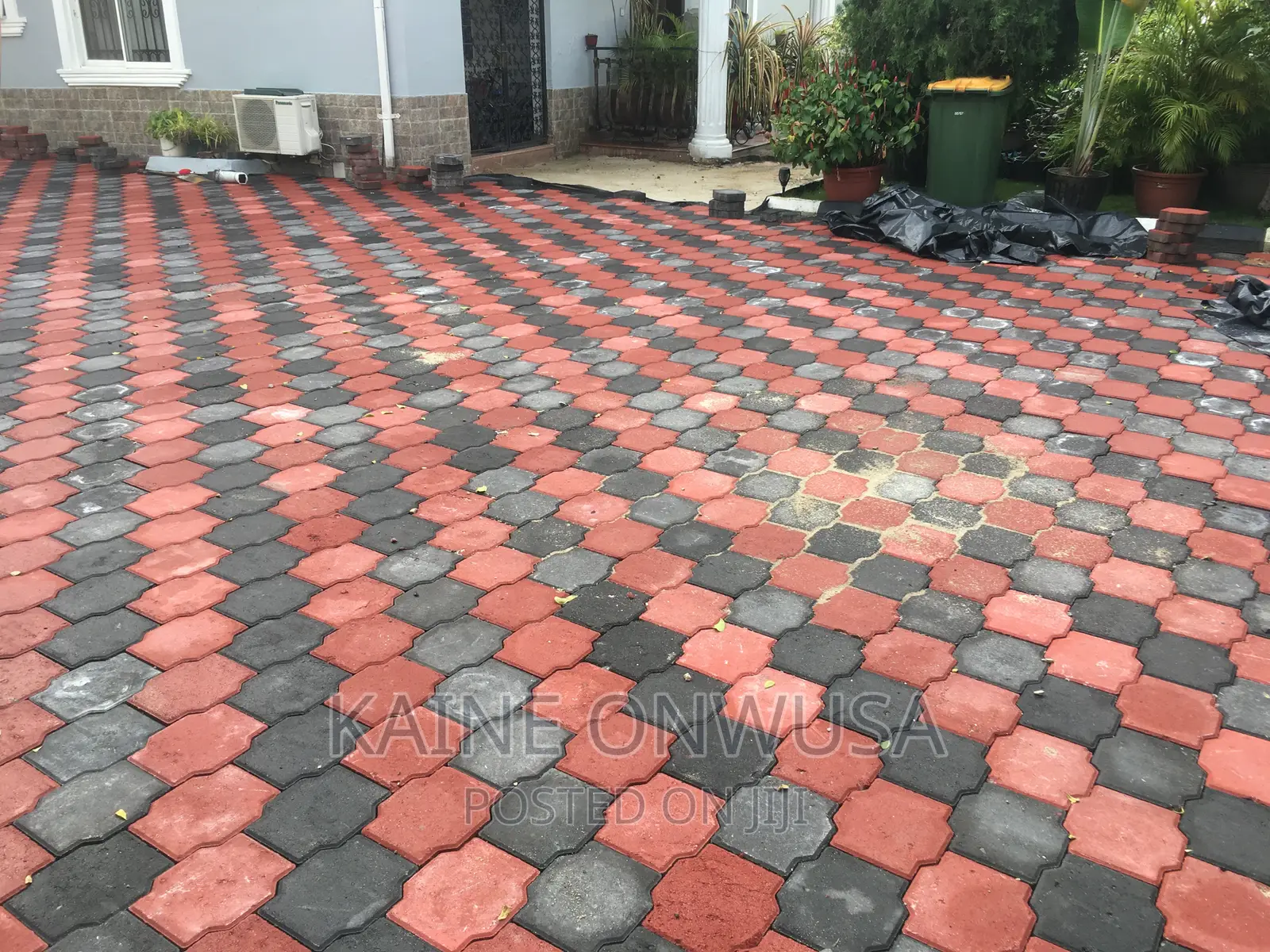 Well Vibrated Quality Interlocking Stones