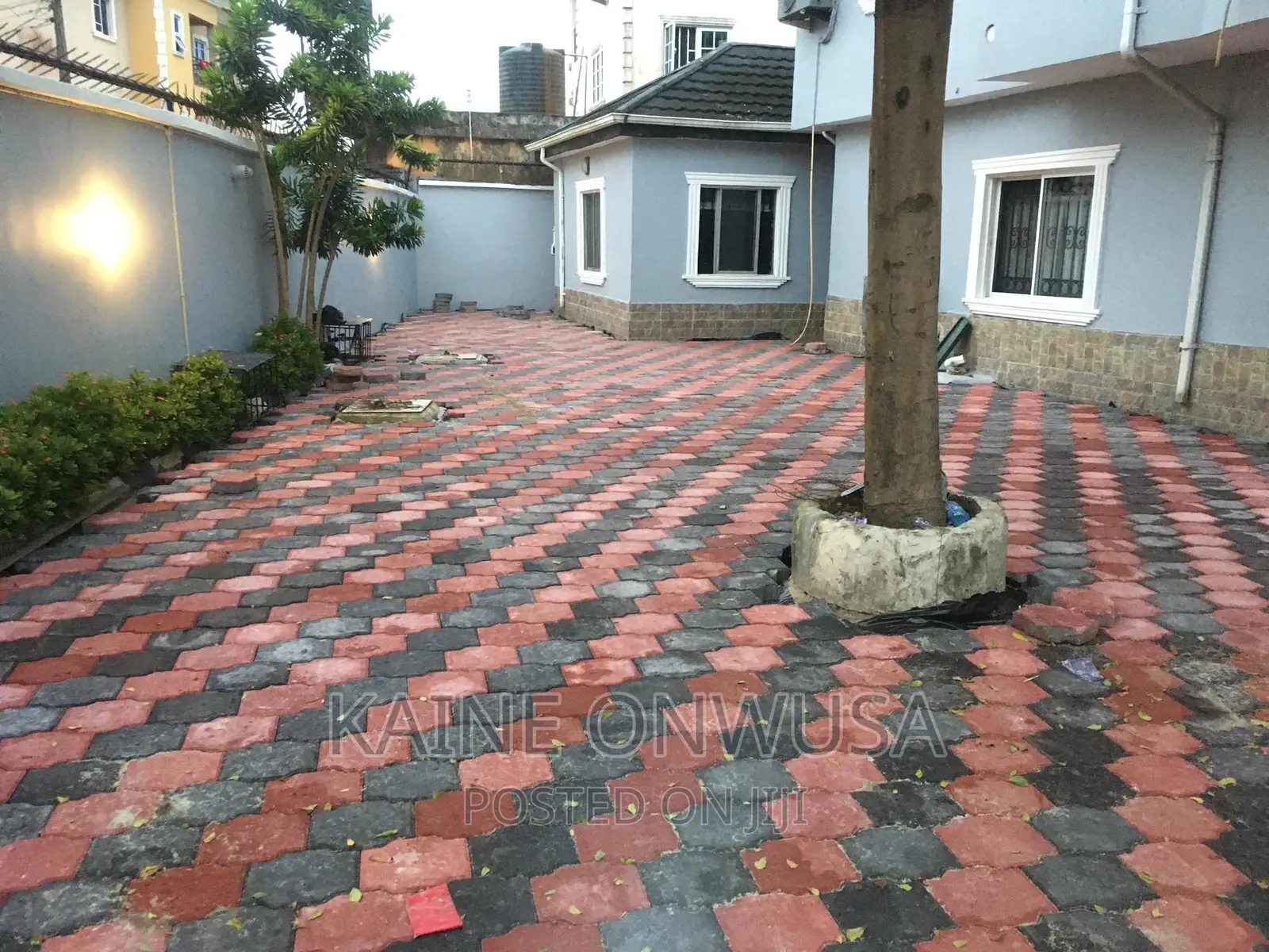 Well Vibrated Quality Interlocking Stones
