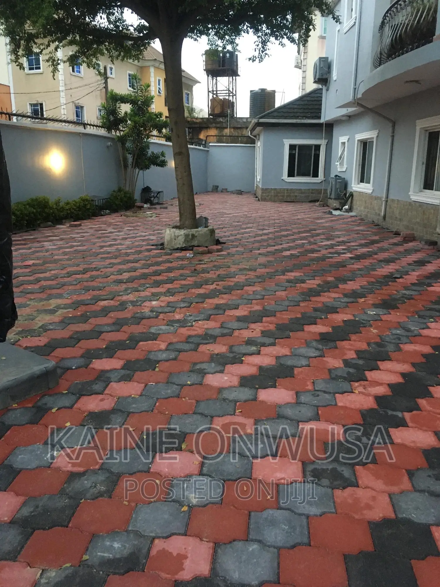 Well Vibrated Quality Interlocking Stones