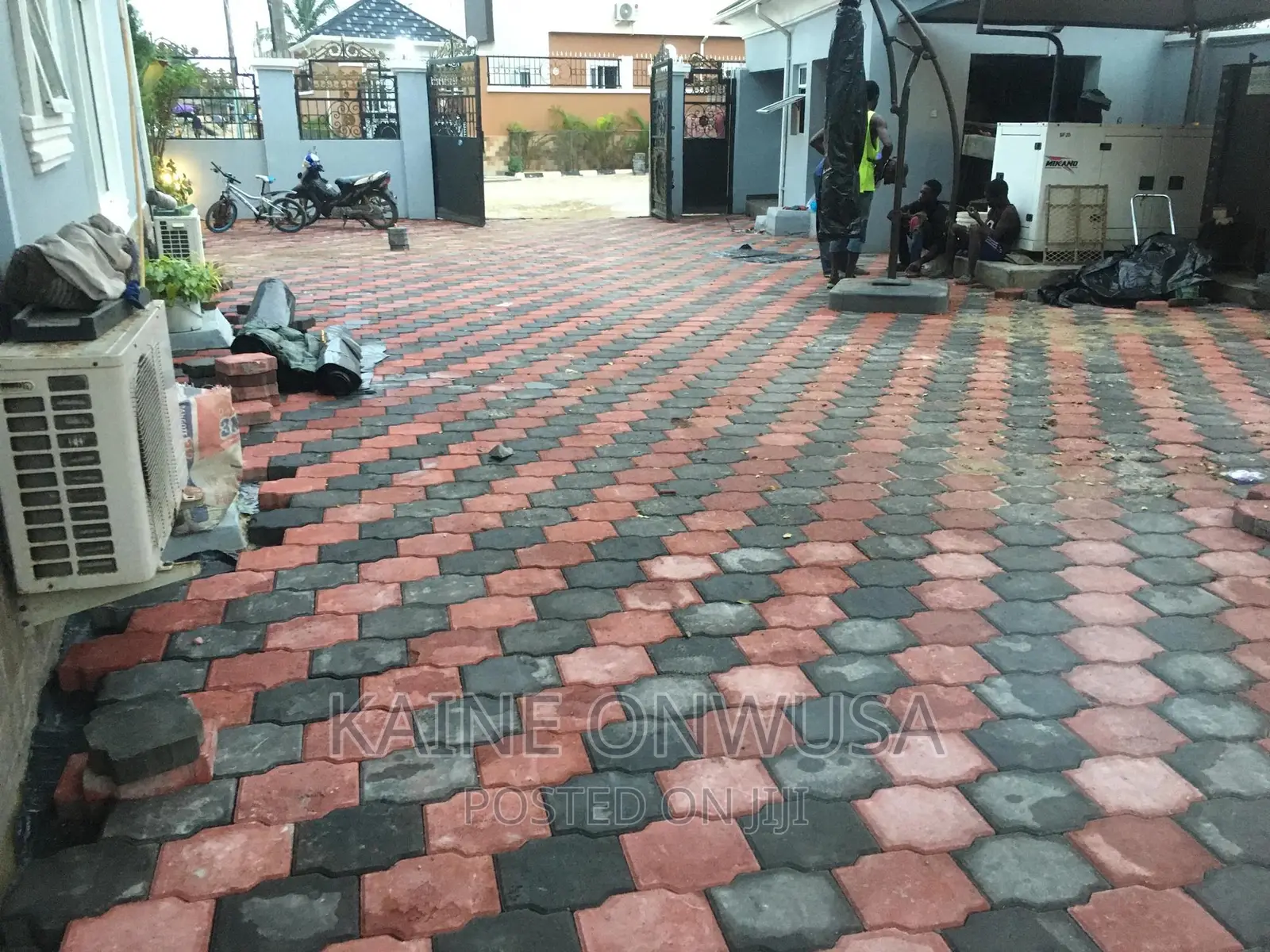 Well Vibrated Quality Interlocking Stones