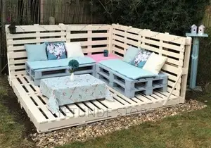 Simple Furniture Made of Wooden Pallets - DIY
