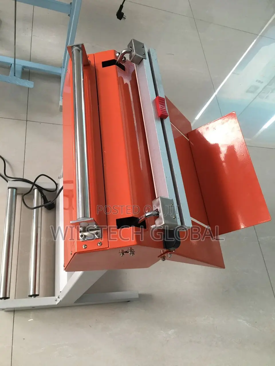 Pedal Sealing Machine With Cutter