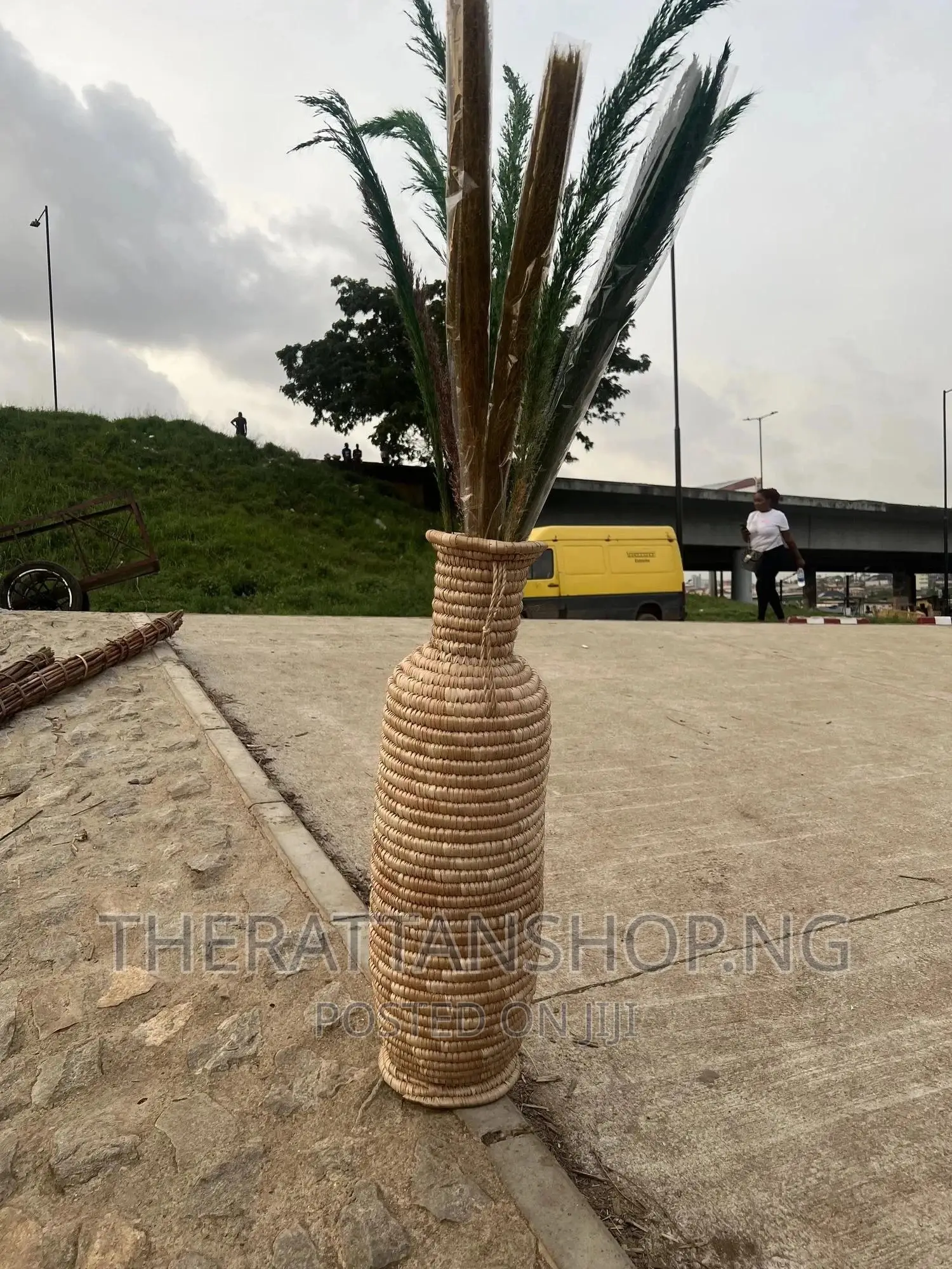 Raffia Vase