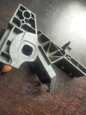 C300 2015 Set of Headlights Hanger