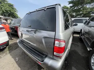 Nissan Pathfinder LE AWD SUV (3.5L 6cyl 4A) 2003 Silver