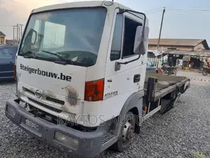 Nissan Atleon Truck