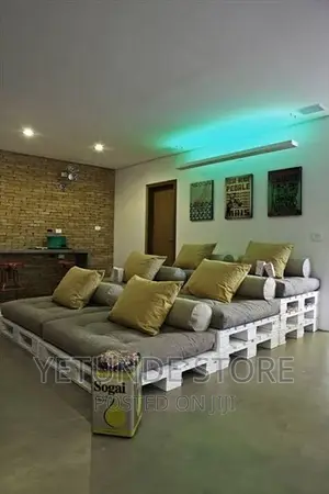 Pallet Couch for Living Room - DIY