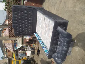 Quality 4.5by6 Upholstery Padded Bed Frame With One Footrest