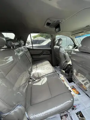 Toyota Sequoia Limited 4dr SUV 4WD (4.7L 8cyl 5A) 2007 Gray