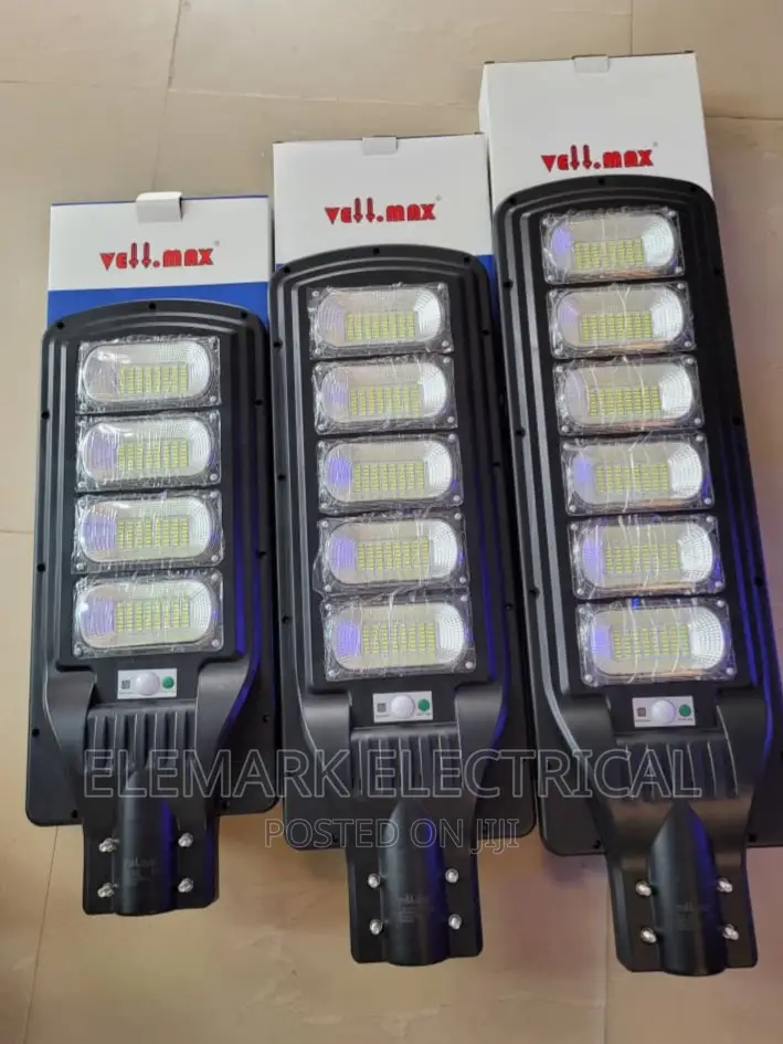 400/800 Watts Vellmax Solar Street Light