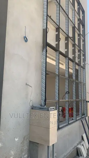 Curtain Wall With Reflective Glass