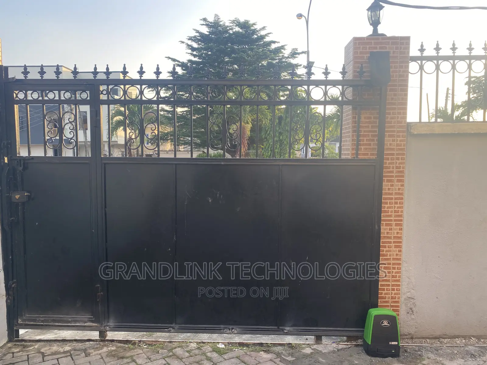 Sliding Gate Machine