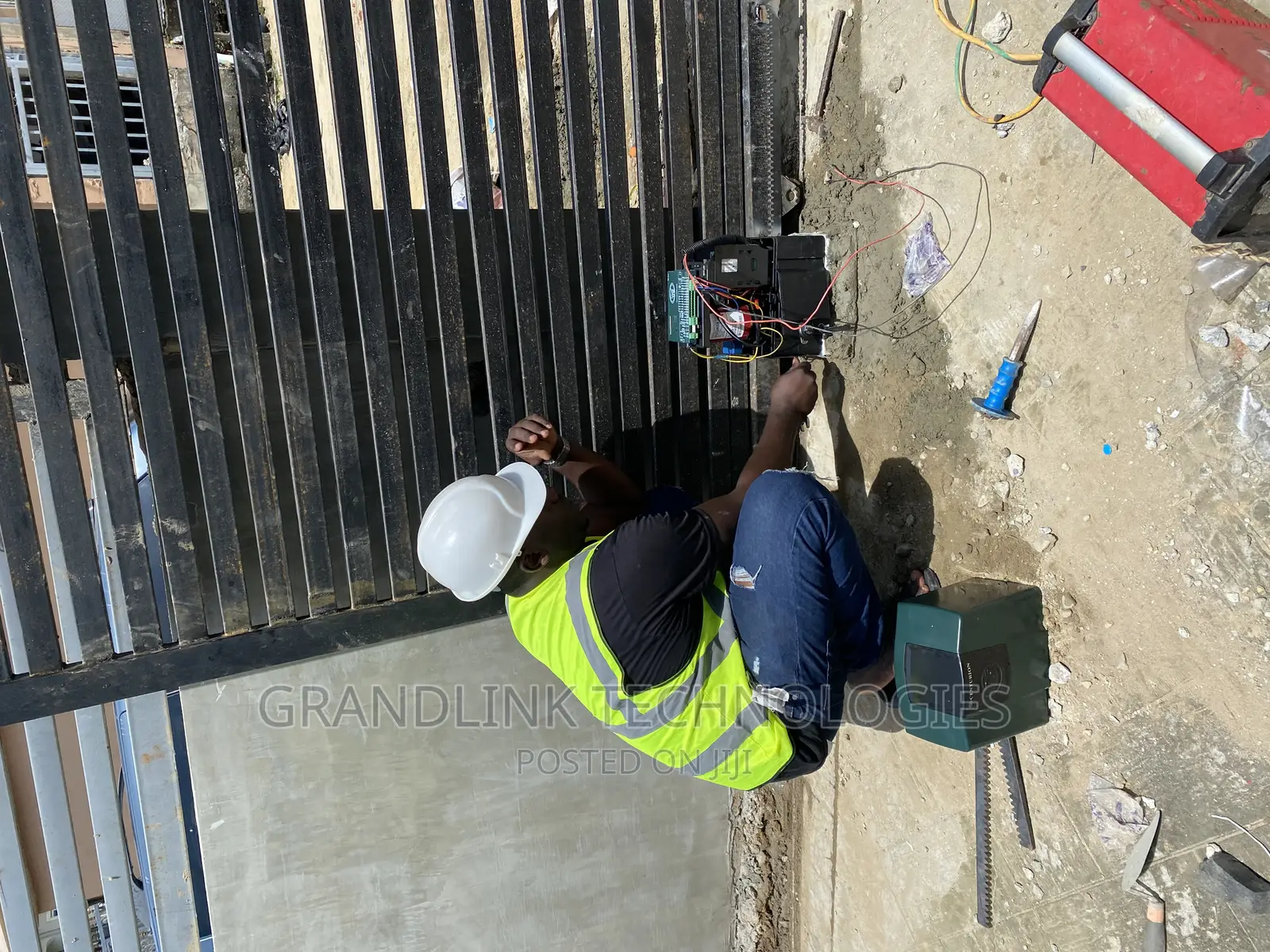 Sliding Gate Machine