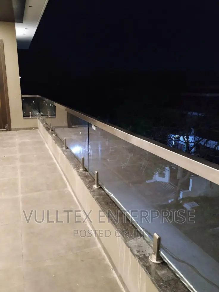 Balcony Rails Using 10mm Glass