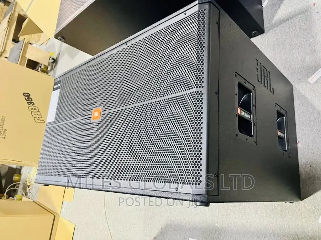 JBL Double Subwoofer SRX728 in Ojo Audio & Music Equipment, Miles