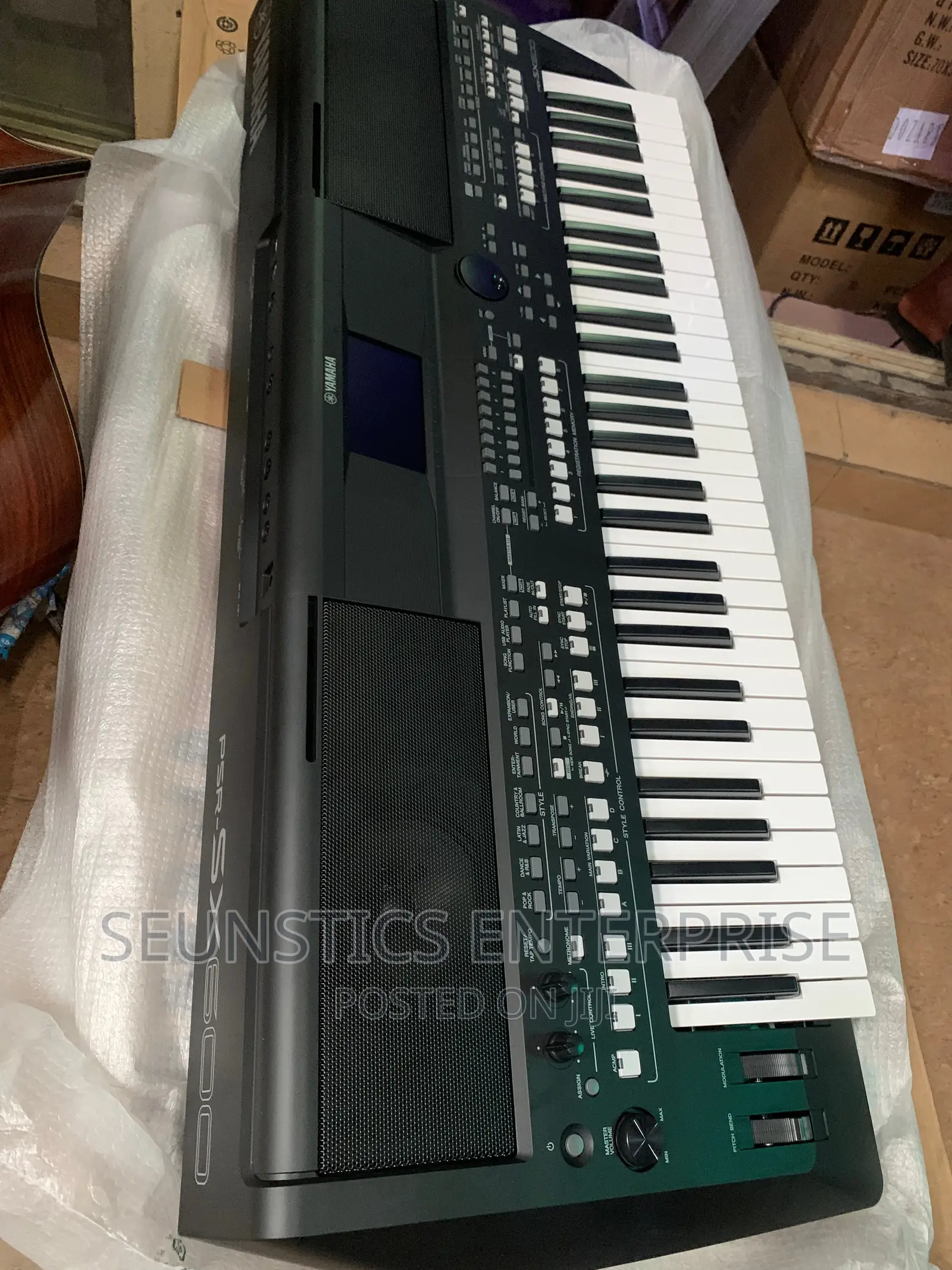 Quality Yamaha PSR Sx 600 Keyboard/Piano