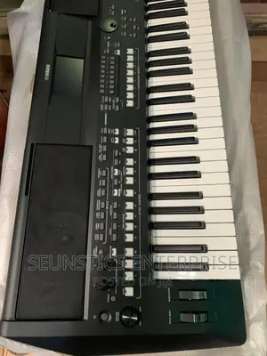 Quality Yamaha PSR Sx 600 Keyboard/Piano